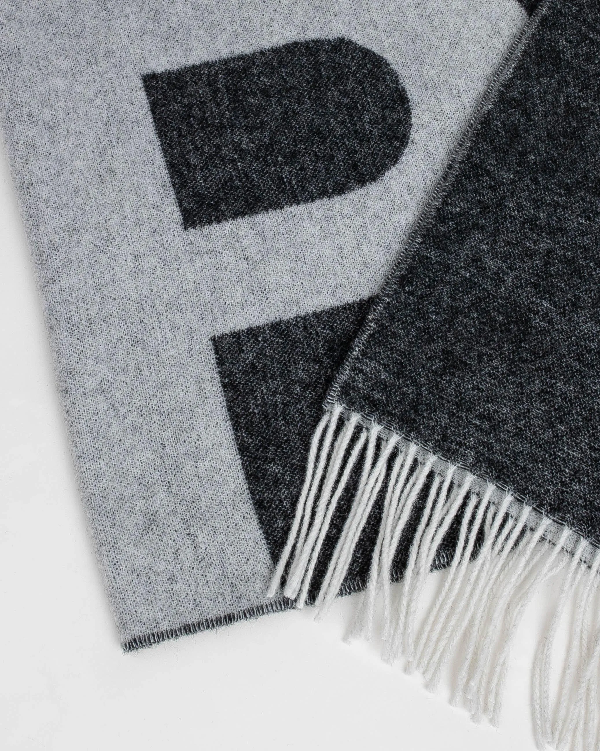 Bufanda A.P.C. Big Logo - Image 7