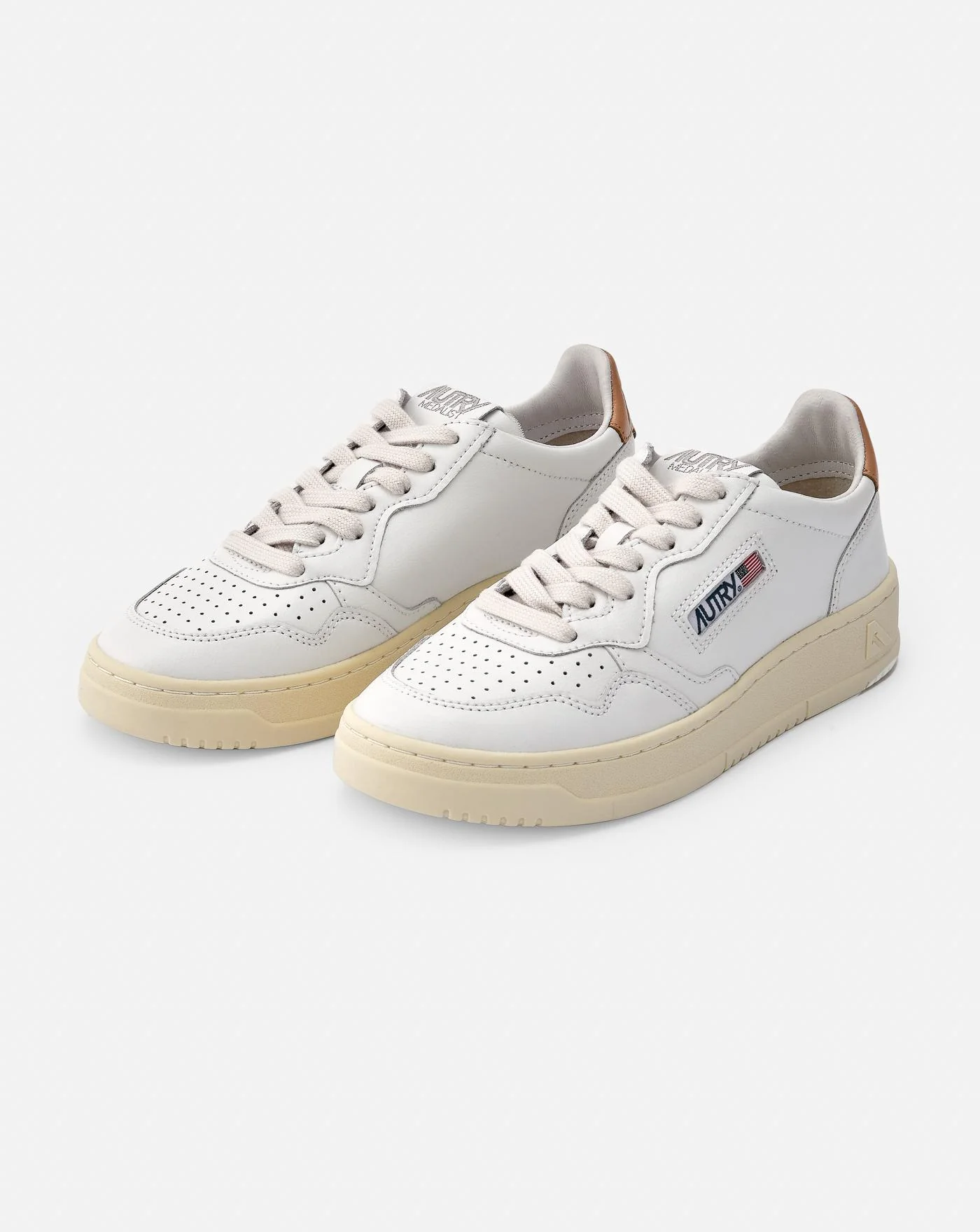 Zapatillas Autry Aulw LL76 - Image 3