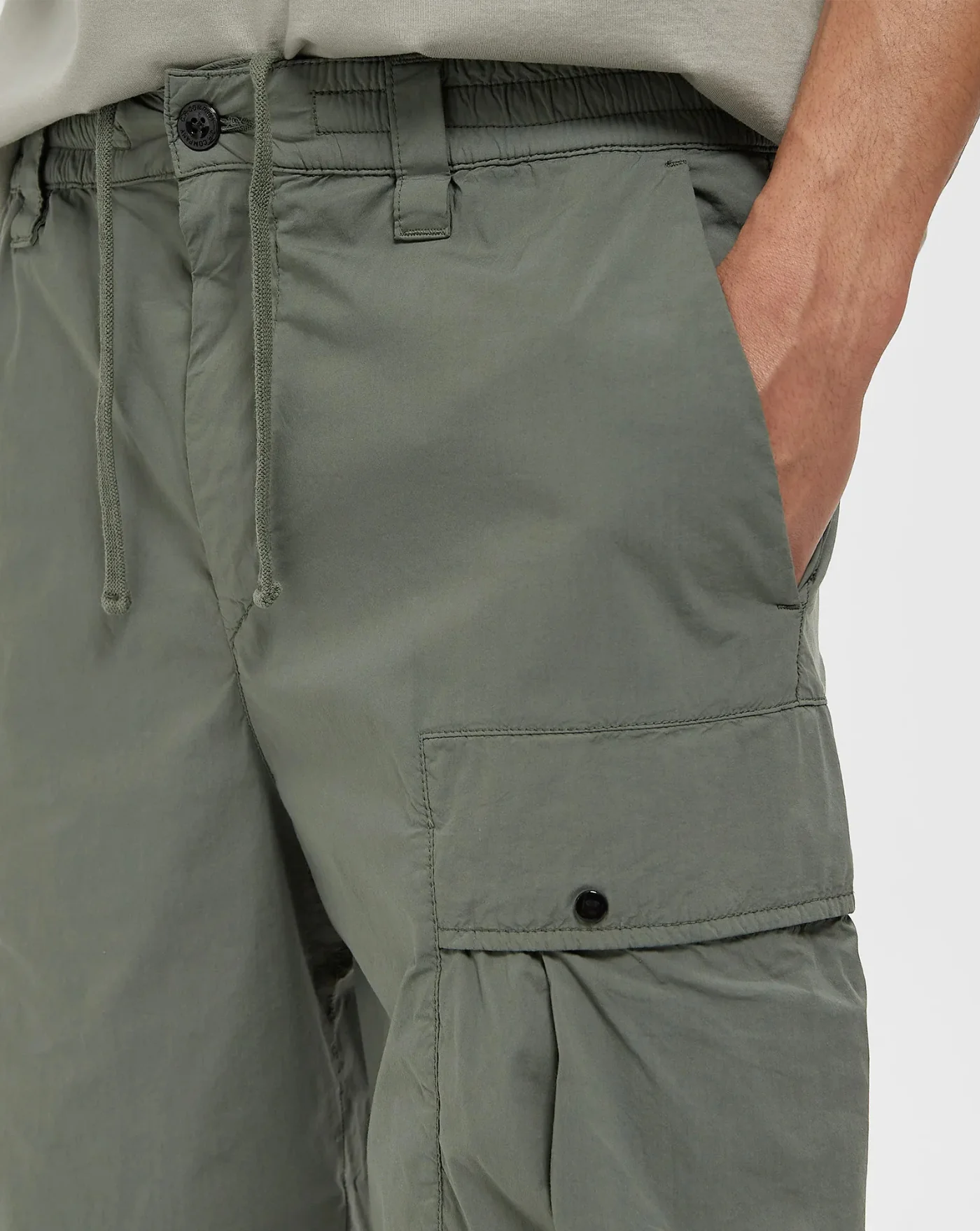 Bermuda C.P. Company Cargo Shorts - Image 4