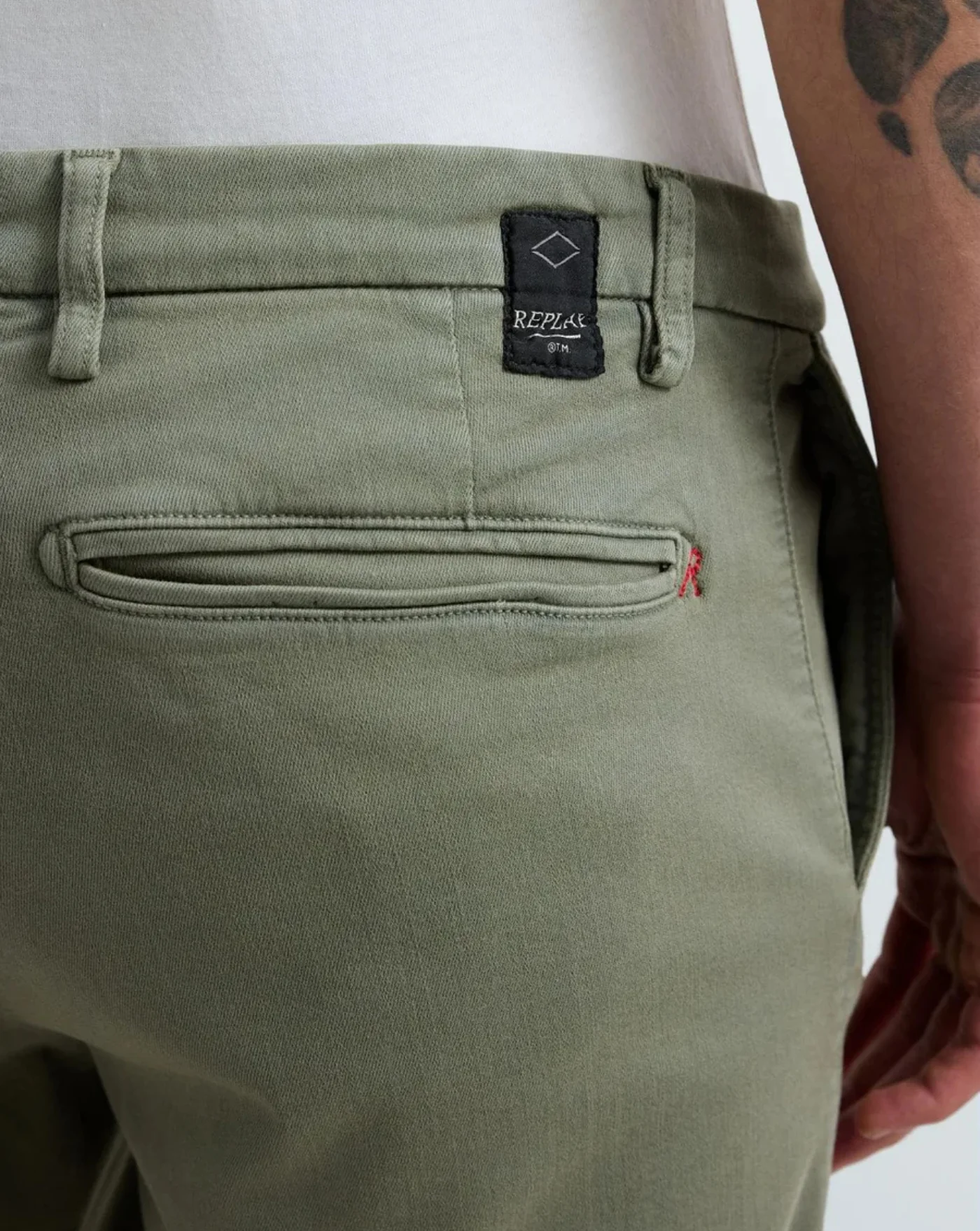 Bermudas Replay Benni Regular-Fit Shorts - Image 6