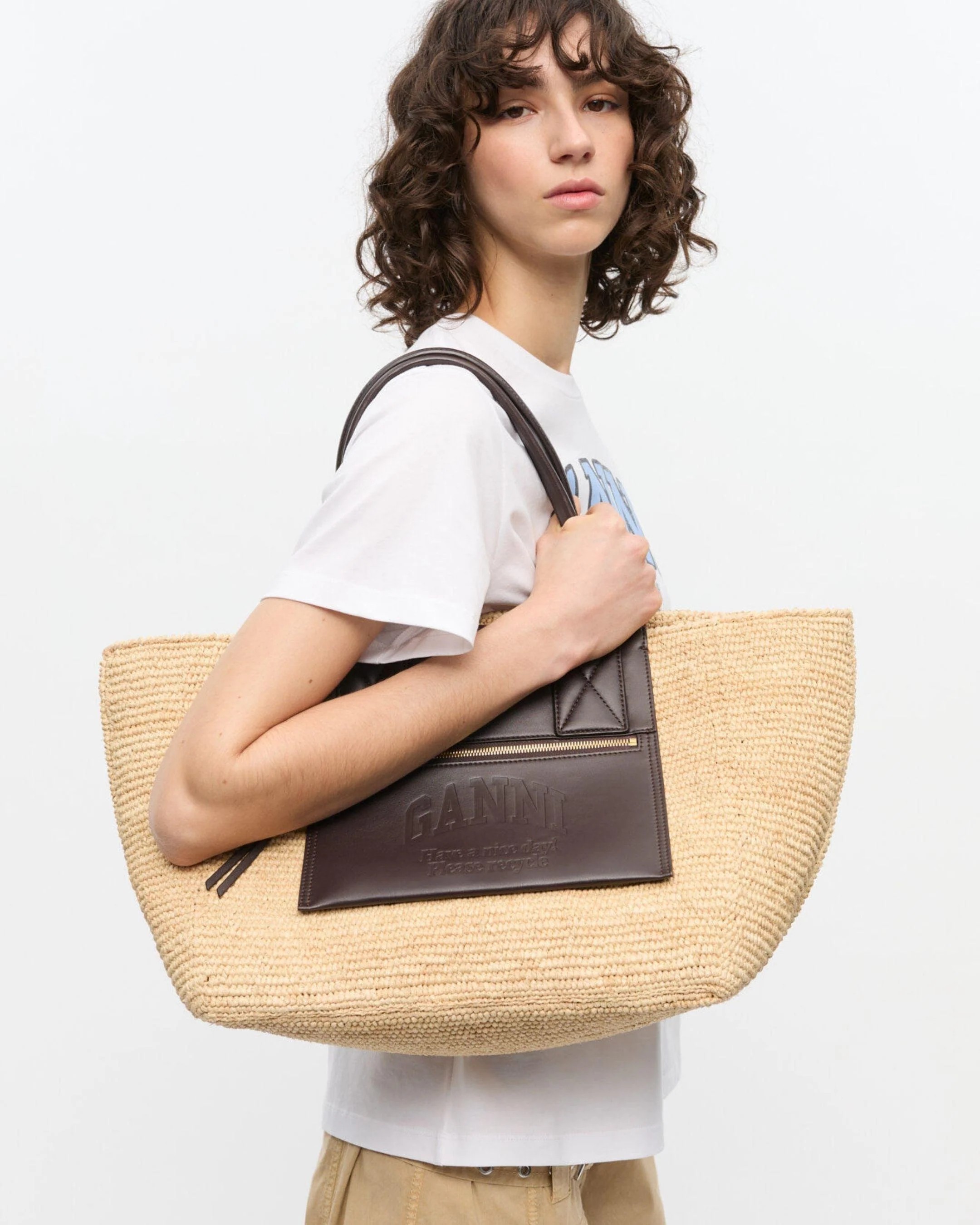 Bolso Ganni Easy Shopper Medium Raffia - Image 5