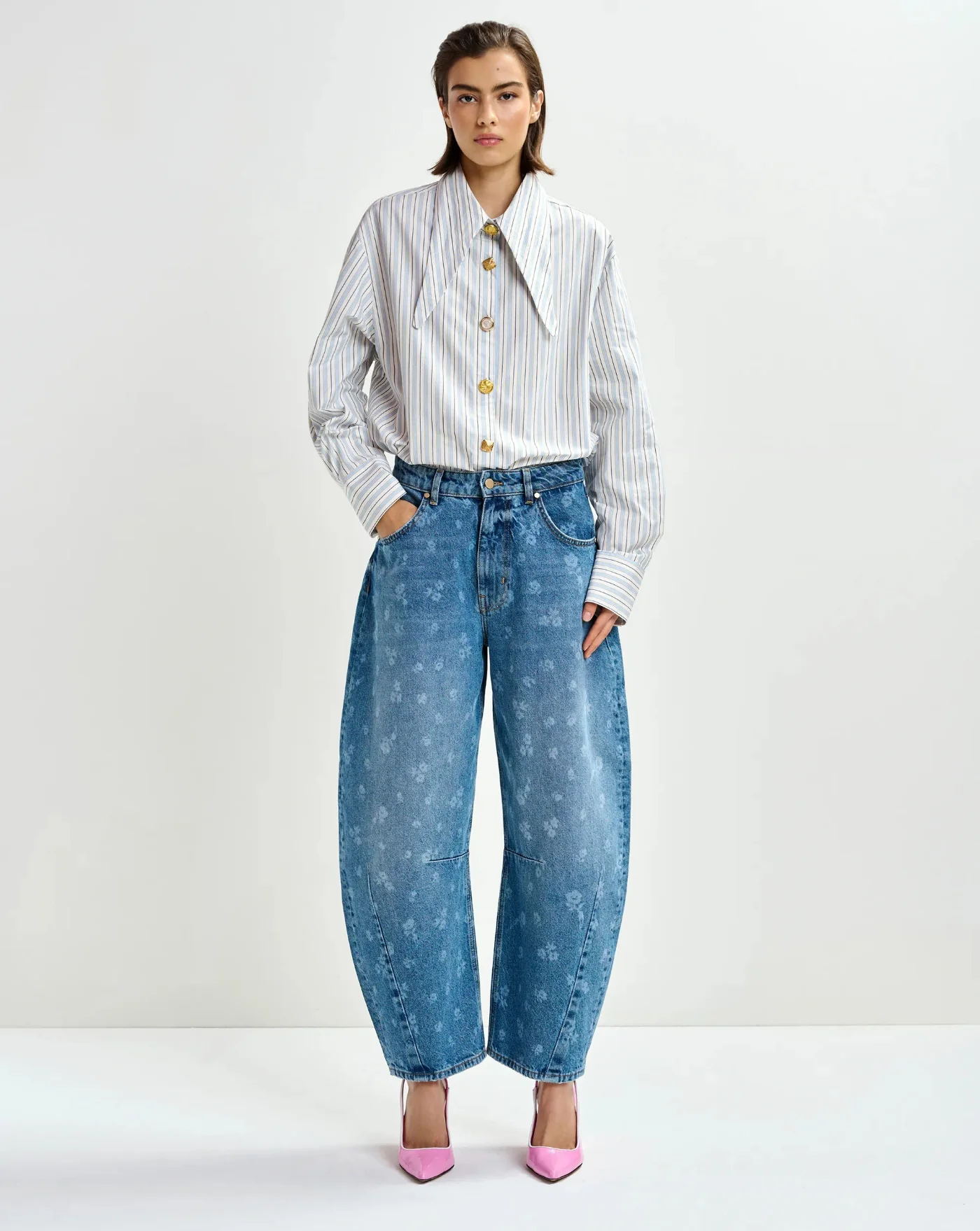 Denim Essentiel Antwerp Jo1 Barrel Leg Jeans - Image 2