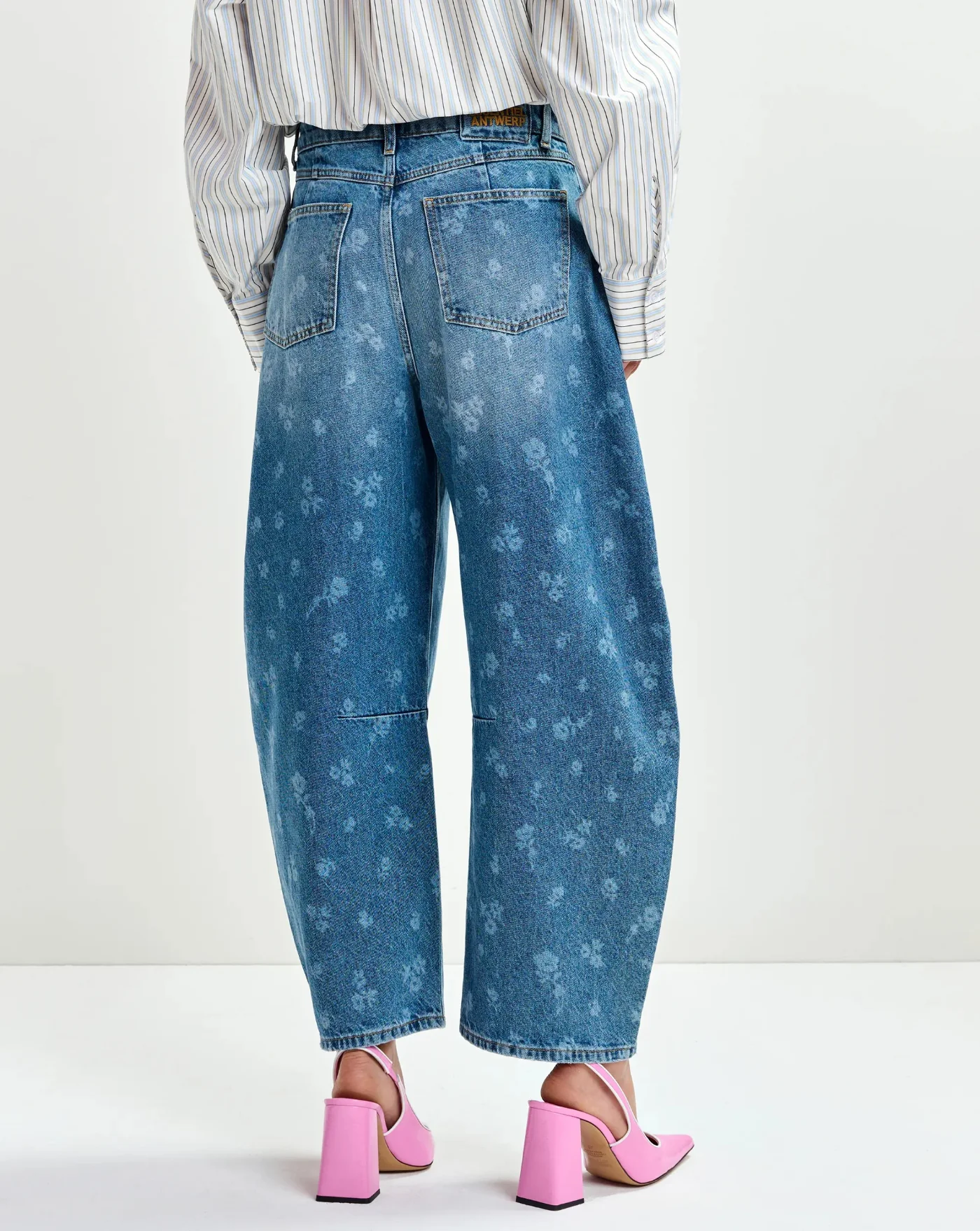 Denim Essentiel Antwerp Jo1 Barrel Leg Jeans - Image 3