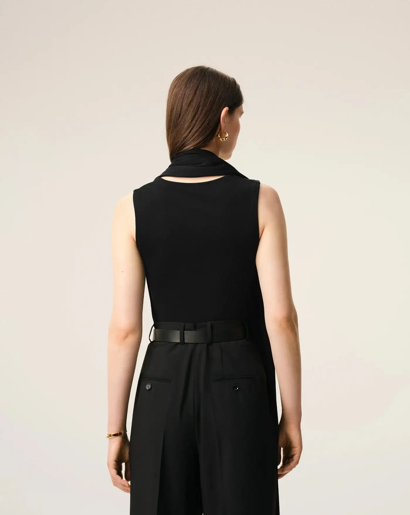 Top Ami Paris Sleeveless Lavalliere - Image 4