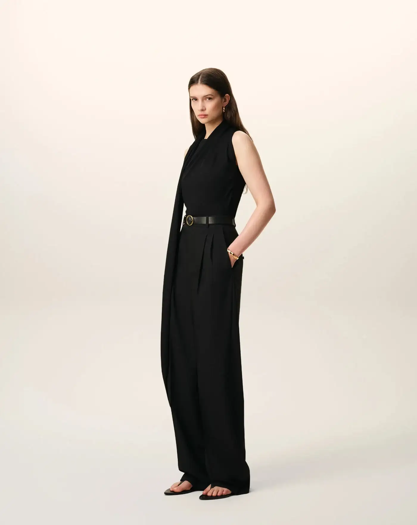 Top Ami Paris Sleeveless Lavalliere - Image 6
