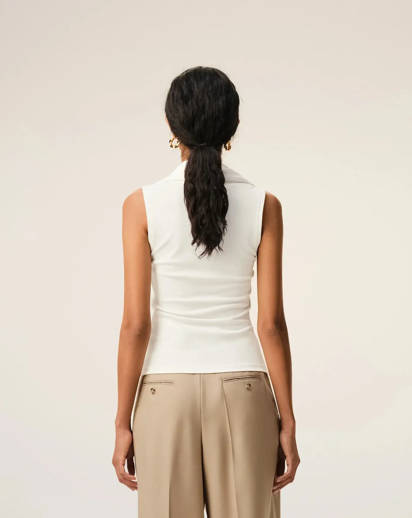 Top Ami Paris Sleeveless Lavalliere - Image 3