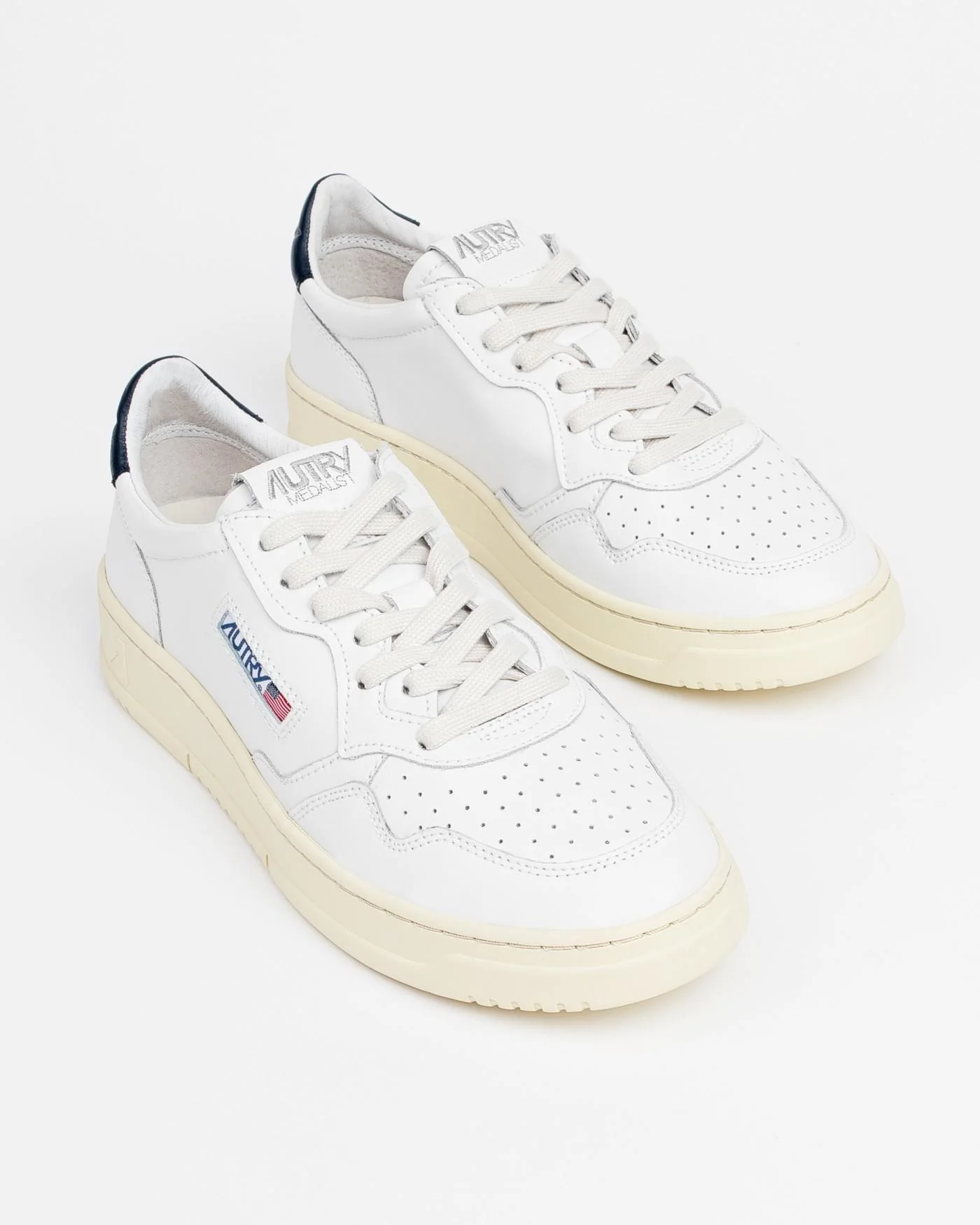 Zapatillas Autry Aulm LL12 - Image 3