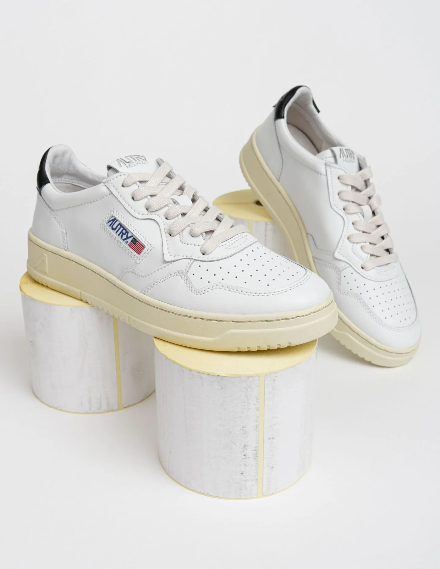 Zapatillas Autry Aulm LL22 - Image 10