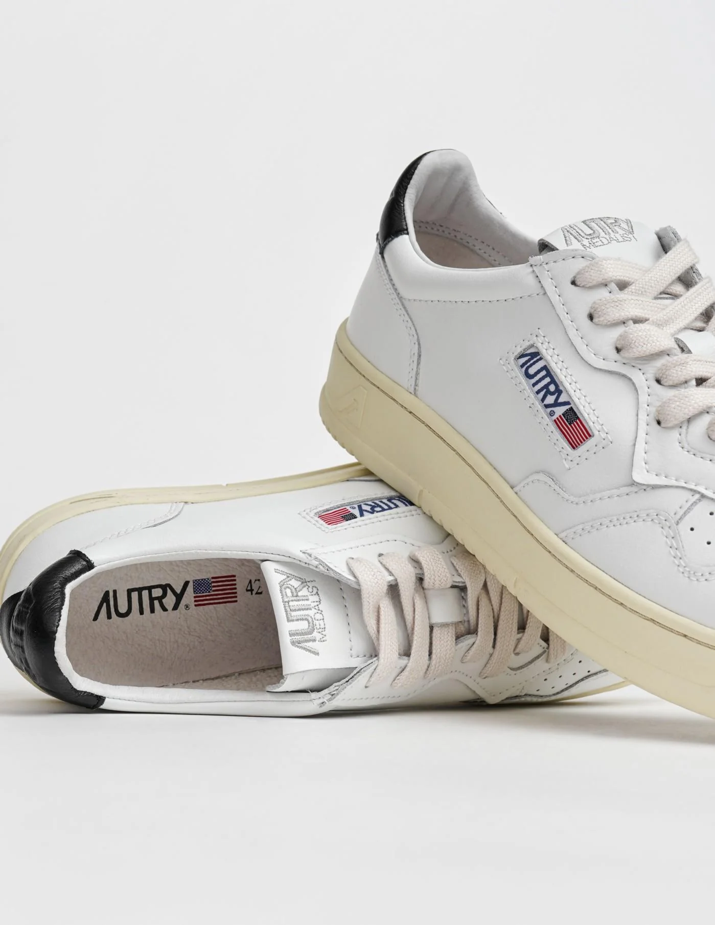 Zapatillas Autry Aulm LL22 - Image 11