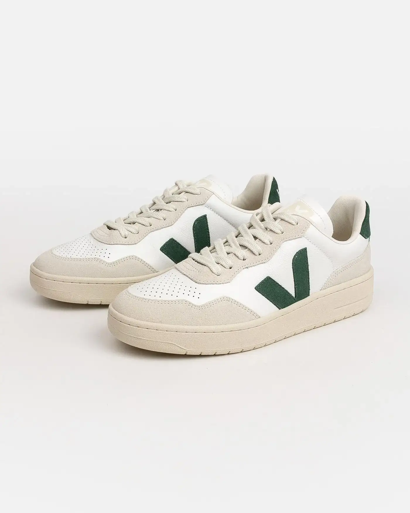 Zapatillas Veja V-90 O.T. Leather Extra White Cyprus - Image 6